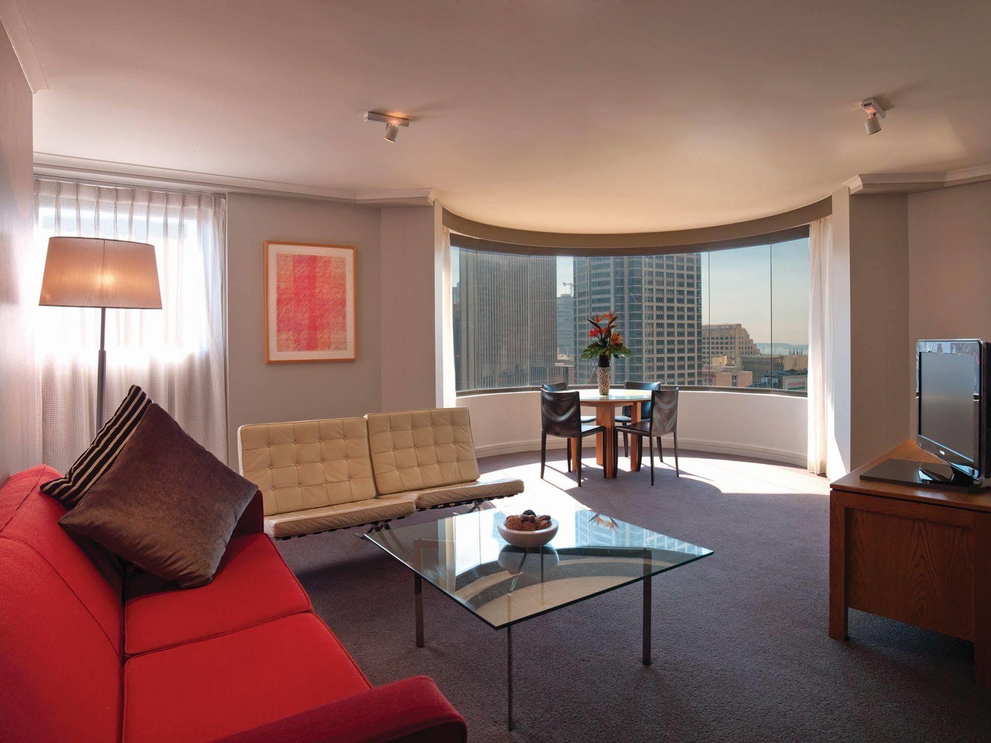 Adina Apartment Hotel Sydney Town Hall Room photo